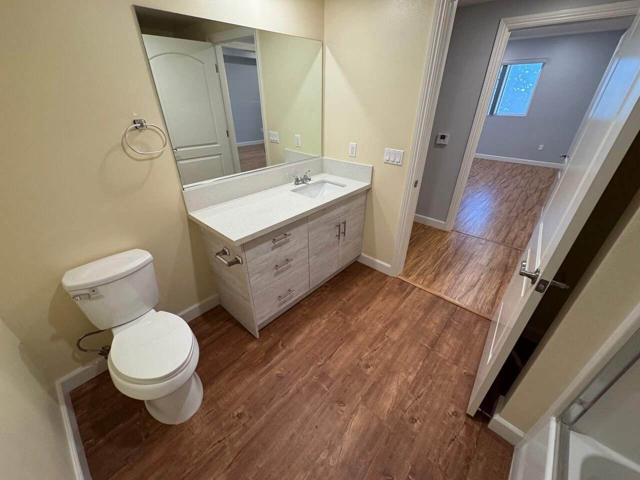 Building Photo - 6718 Sylmar Ave