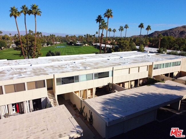 Building Photo - 501 Desert Lakes Cir