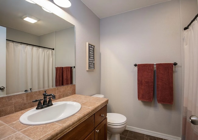 Building Photo - Gorgeous, Bright 4 Bedroom Home in SW Bend!