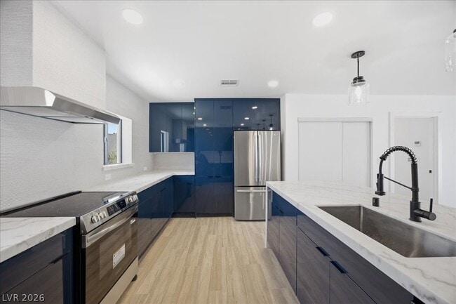 Building Photo - 701 Canosa Ave