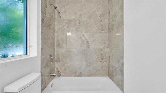 Building Photo - 18395 SW 103rd Ct