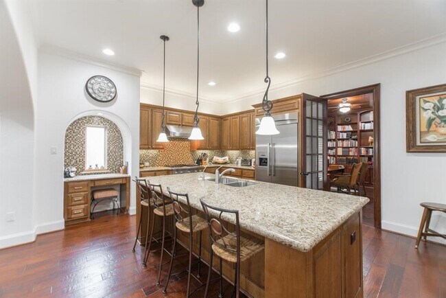 Building Photo - 6 W Monteagle Cir