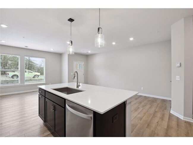 Building Photo - 2438 N Blossom Cir
