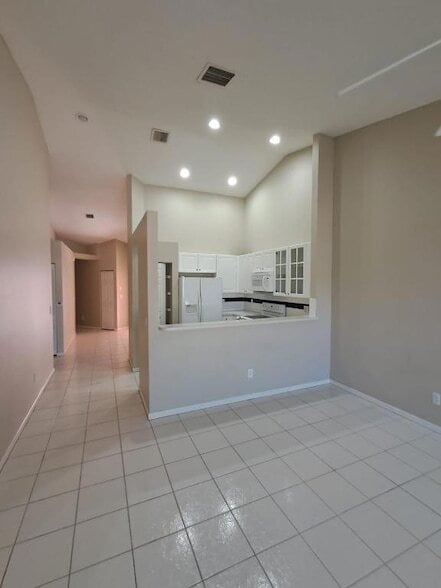 Building Photo - 223 E Coral Trace Cir