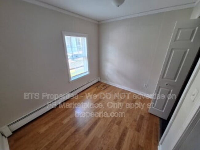 Building Photo - 114 S Cedar St