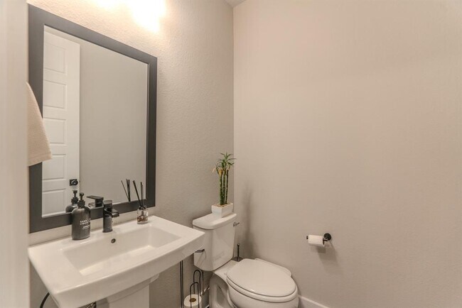 Building Photo - 25011 Flint Lake Dr