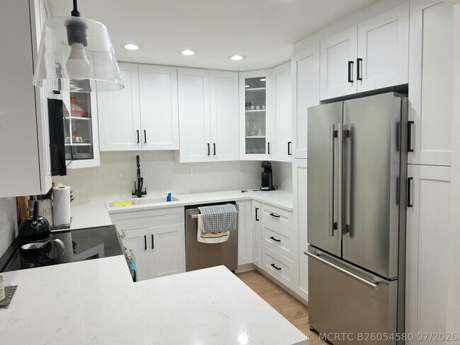 Building Photo - 3520 S Ocean Blvd
