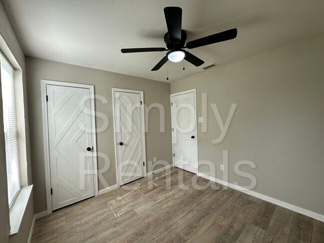 Building Photo - 6716 Flamingo Rd