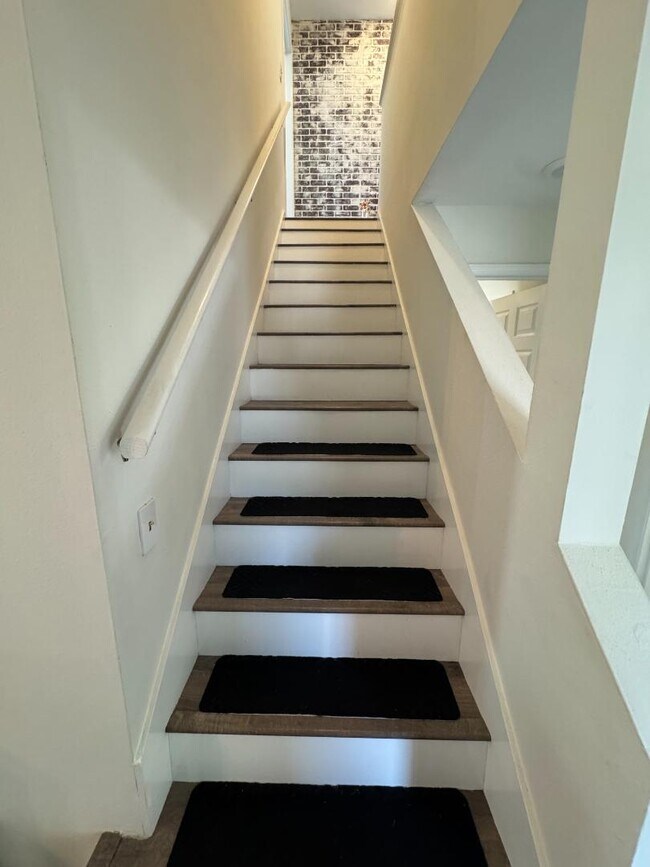 Building Photo - 12 Old S Ct