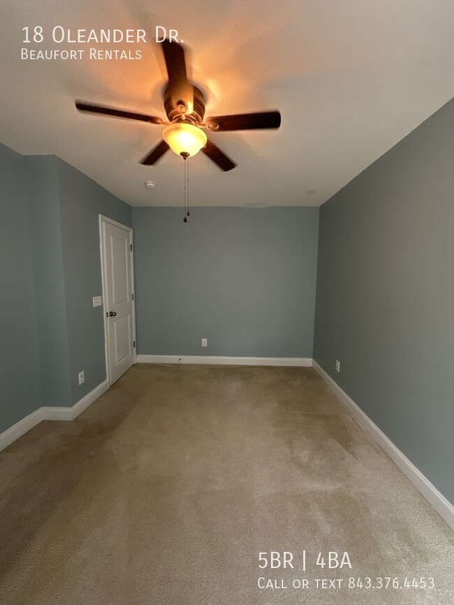 Building Photo - 18 Oleander Dr