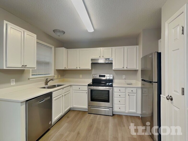 Building Photo - 1017 Laurel Leaf Rd