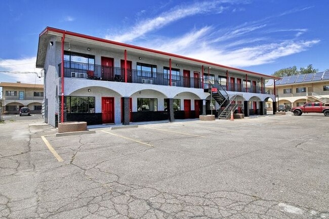 Primary Photo - Modern Studio Apartment Near CMU
