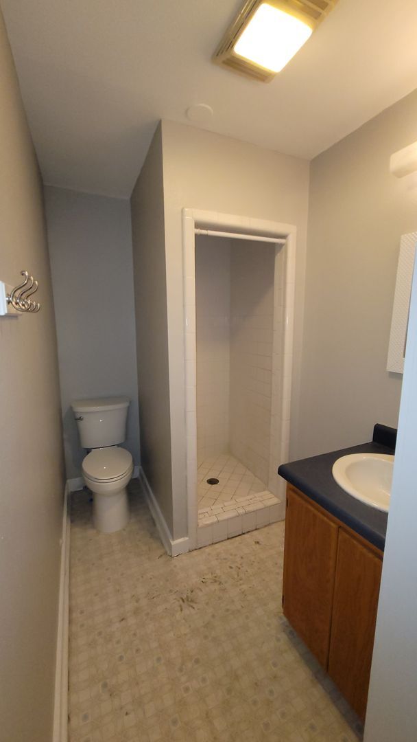 Building Photo - Recently remodeled 2 Bedroom 2 Bathroom