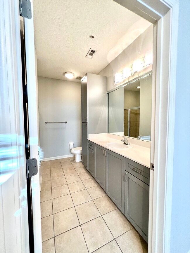 Bathroom #2 (upper floor) - 400 17th St NW