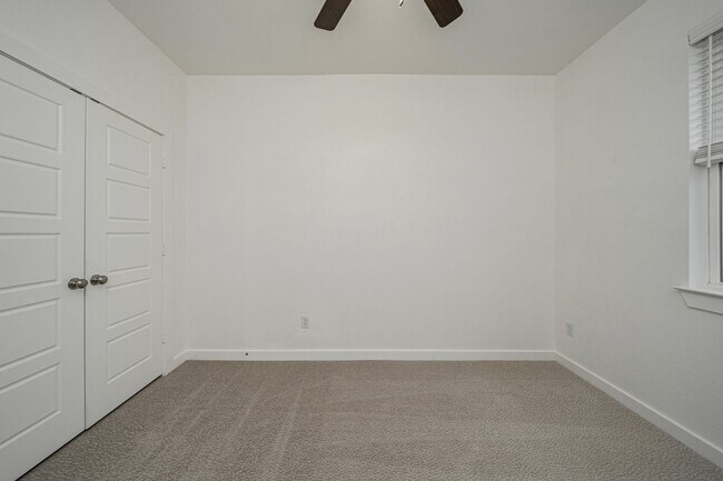 Building Photo - 8461 Adelaide Dr