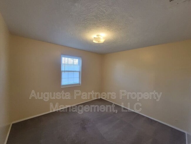 Building Photo - 116 Magnolia Dr