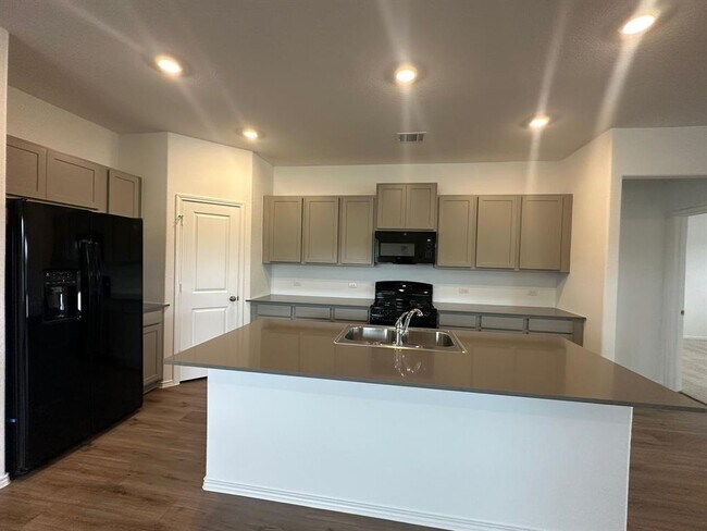 Building Photo - 1404 Marley