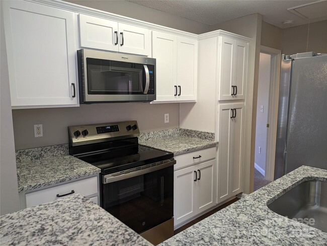 Building Photo - 329 Cedarcroft Dr