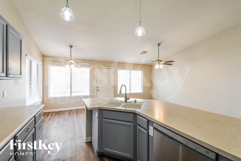 Building Photo - 13681 N 82nd Ave