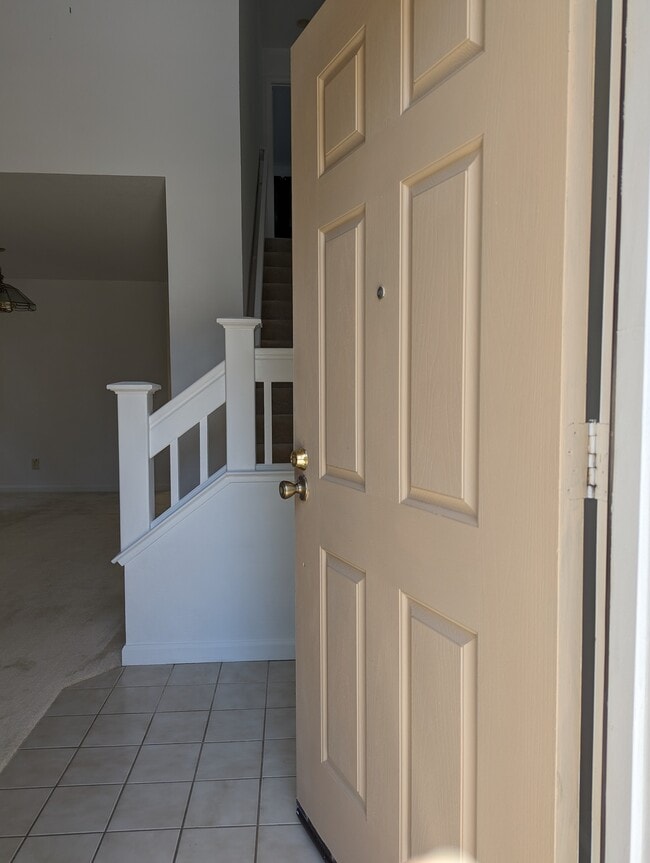 Building Photo - 5 Holtz Ct