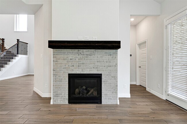 Building Photo - 9339 Galloway Wds Trl