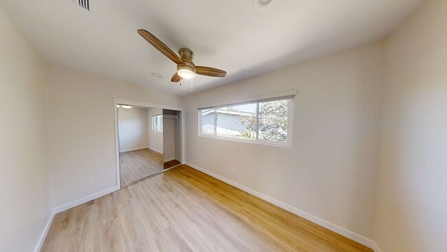 Building Photo - Easy Walk to Campus (Lease out, pending signatures. Check back in a few days!)