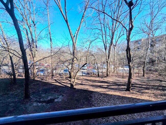 Building Photo - 5950 Oakwood Dr