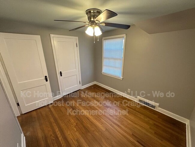 Building Photo - 4418 Sunrise Dr