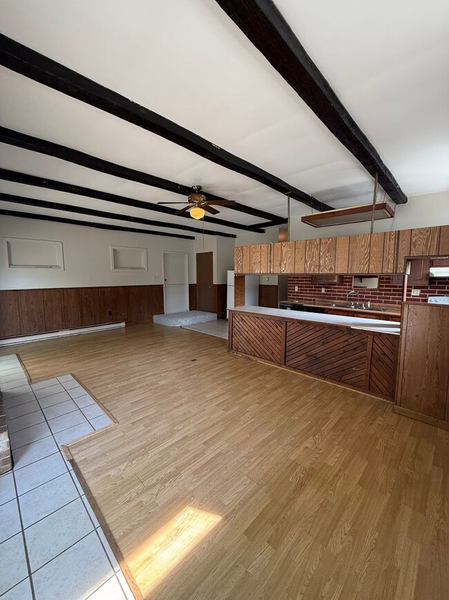 Building Photo - 2 Bedroom | 2 Bathroom Rear Apartment - Open-Concept Layout