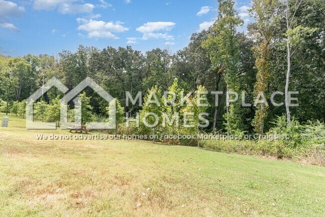 Building Photo - 2437 Bell St Unt 111