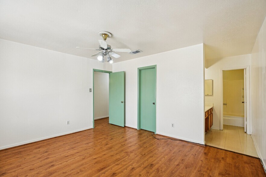 Building Photo - 8379 La Roche Ln