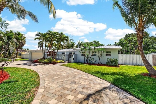 Building Photo - 4010 NE 22nd Ave