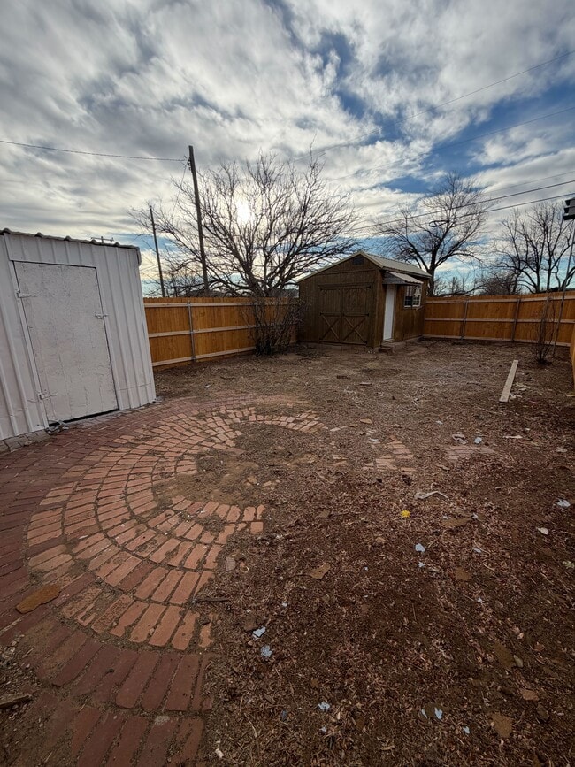 Building Photo - 410 9th Ave