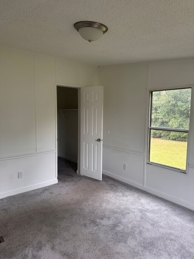 Building Photo - RENTAL HOME 3BD/2BTH