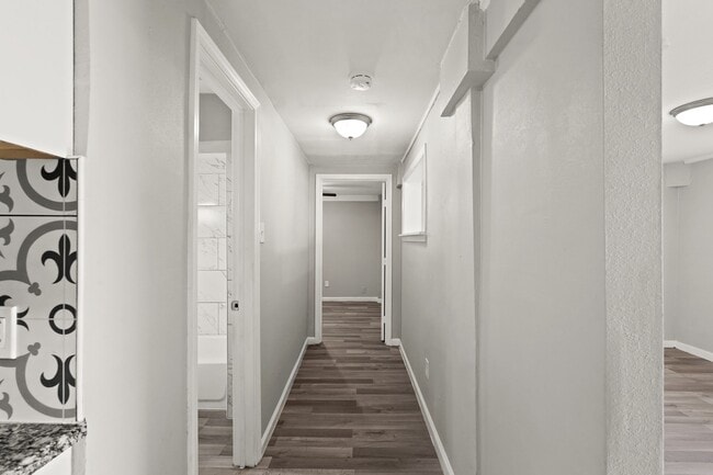 Building Photo - 523 Henke St