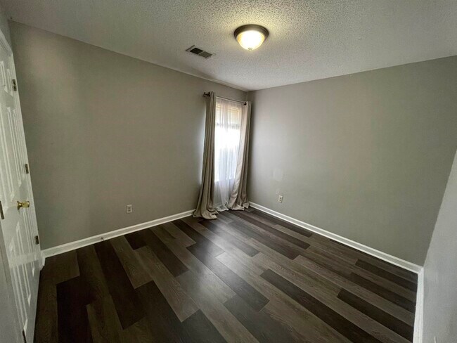 Building Photo - 1428 Radley Cove