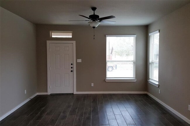 Building Photo - 105 Wickersham Rd