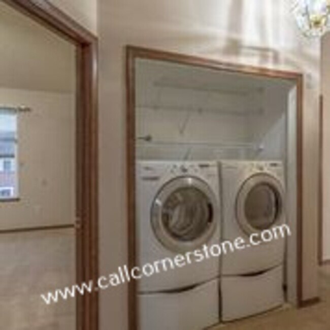 Building Photo - 630 Fernglen Ct