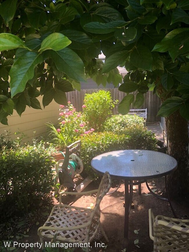 Building Photo - 2 br, 2 bath House - 3315 Magowan Drive