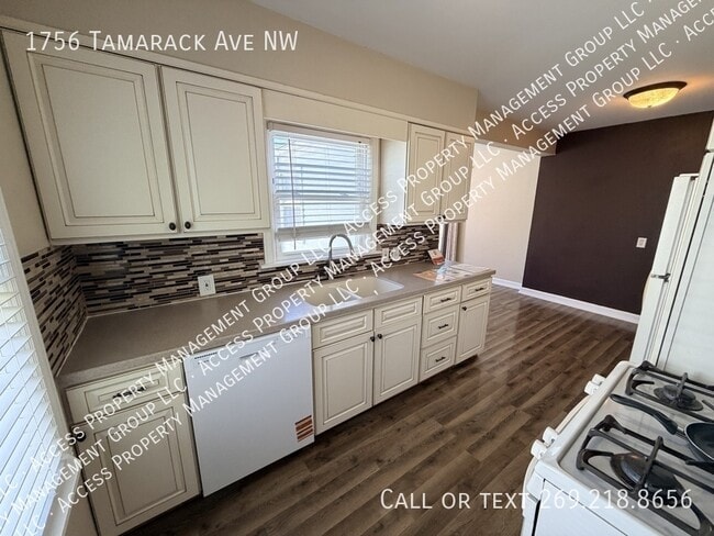 Building Photo - 1756 Tamarack Ave NW