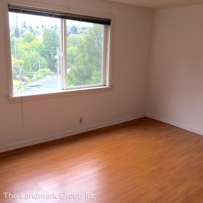 Building Photo - 3216 E Madison St