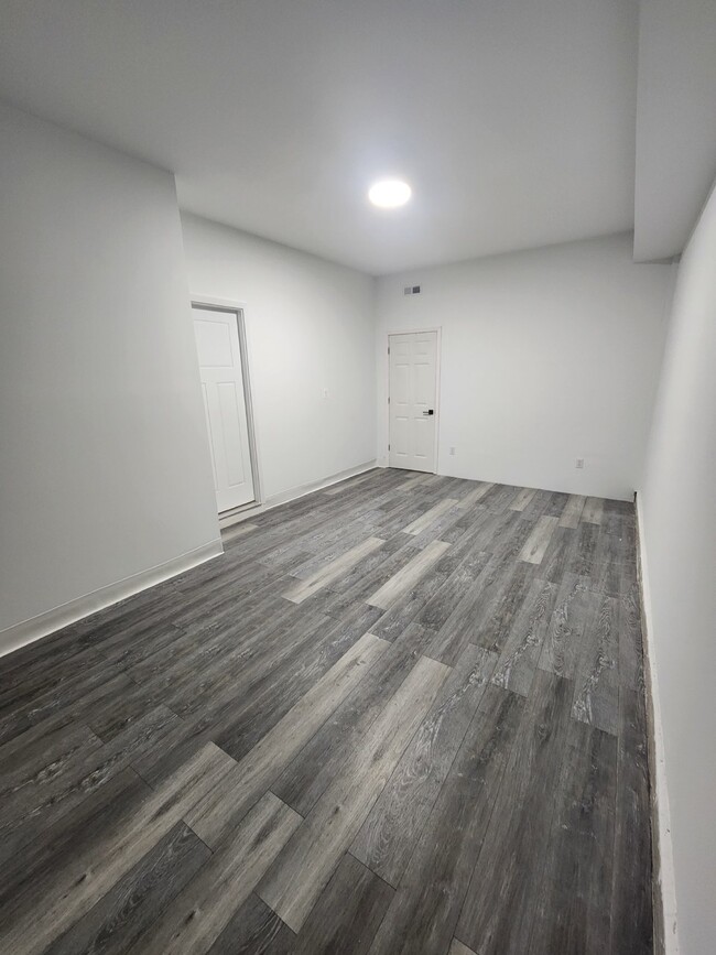 Building Photo - 3 Bed / 2.5 Bath Brand New Townhouse (Avai...