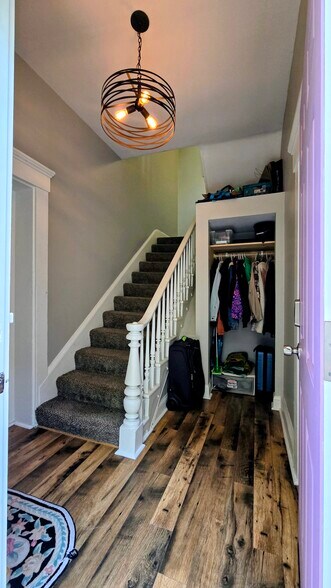 Front Foyer, Stairs to Main Floor - 806 Main St