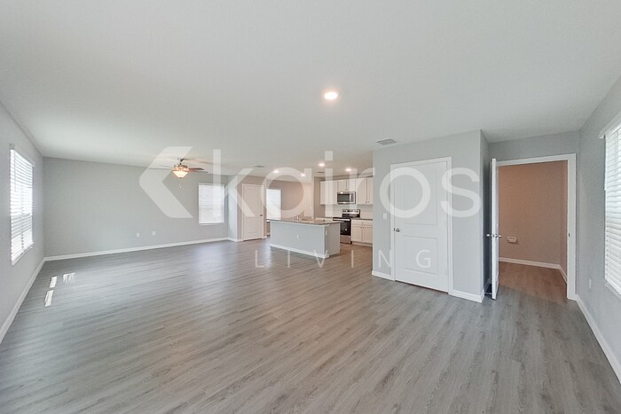 Building Photo - 8716 SW 44th Ct