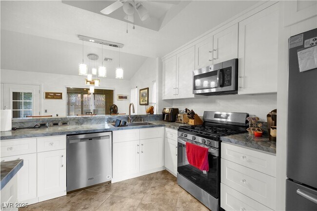 Building Photo - 2800 Linkview Dr