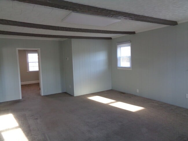 Building Photo - Kernersville Location-2 Bedroom House