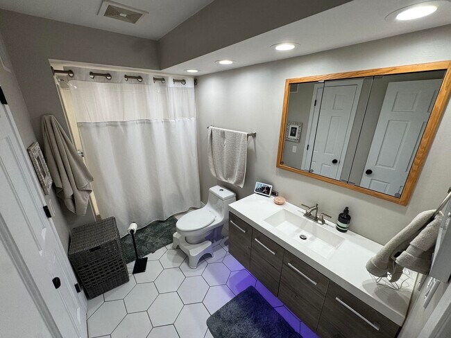 Building Photo - 4003 Owl Dr
