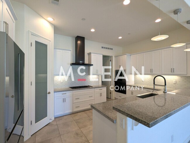 Building Photo - Luxury Desert Living in Desert Princess Co...