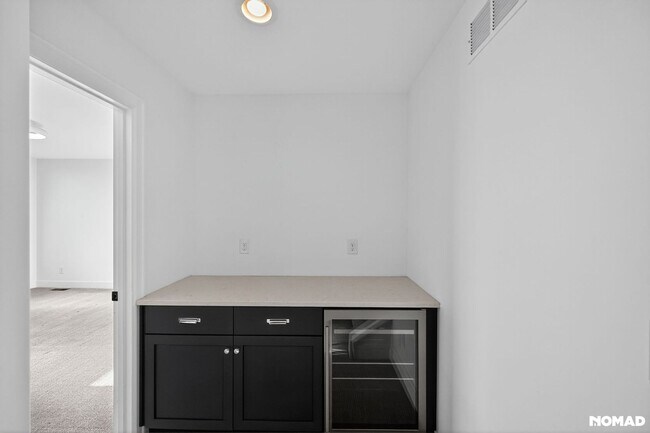 Building Photo - 1 month FREE rent RINO/3-Bed, 3.5-Bath townhouse