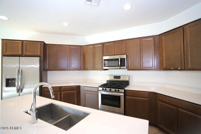 Building Photo - 9231 W Montecito Ave